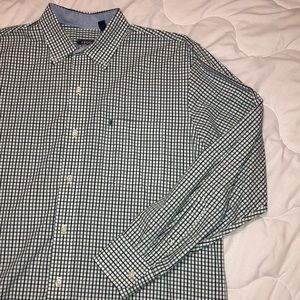 IZOD Men’s Plaid Long-Sleeve Button Up Shirt